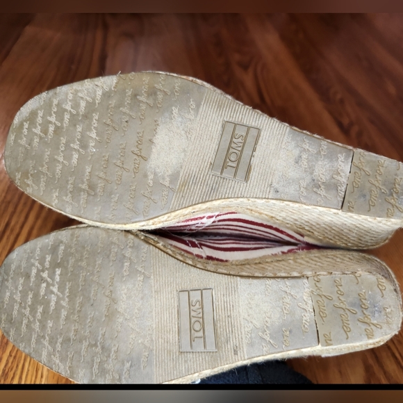 TOMS Calypso Wedge Espadrilles Red White Stripe Canvas Jute Peep Toe Women’s 7 - Picture 7 of 9